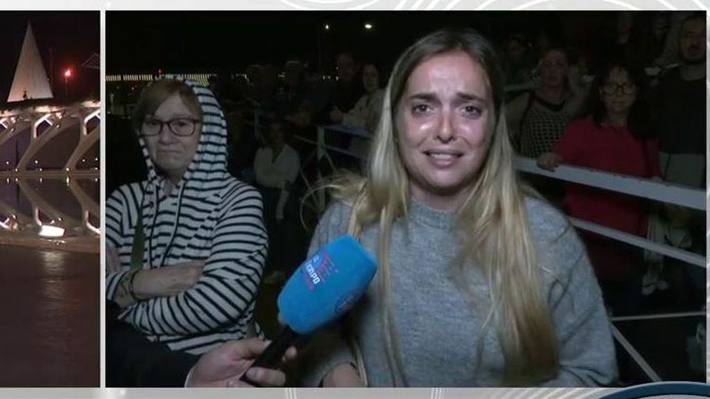 “¡No vamos a parar!”: el grito de rabia y desesperación de una vecina en el funeral de Estado por las víctimas de la DANA en Valencia