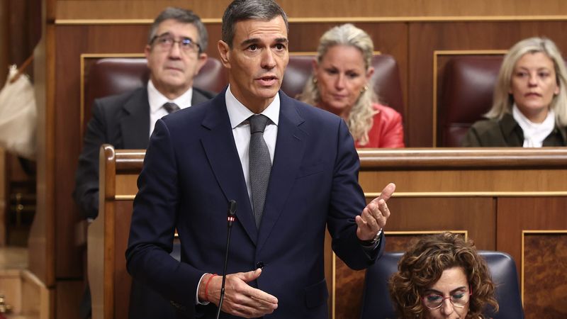Pedro Sánchez, en su cara a cara con Feijóo en el Congreso en pleno ...