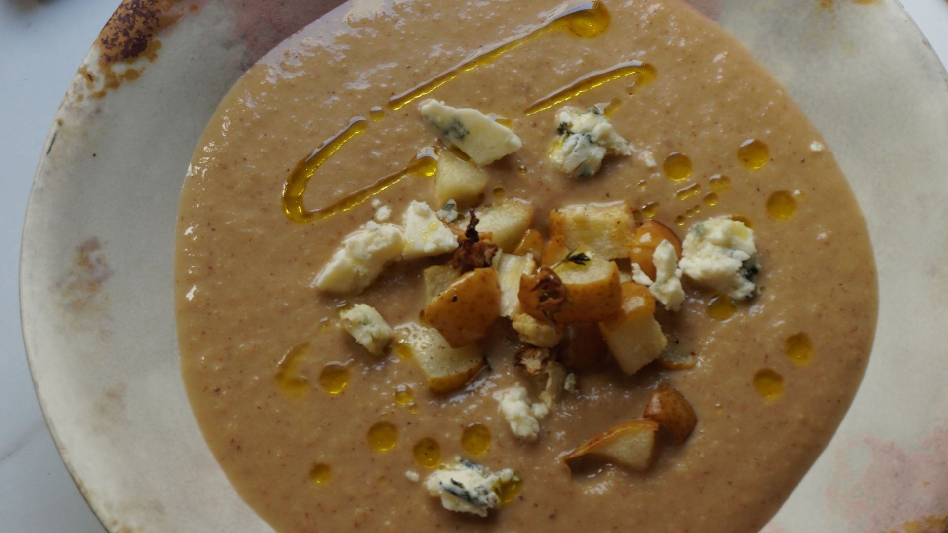 Crema de coliflor asada y pera