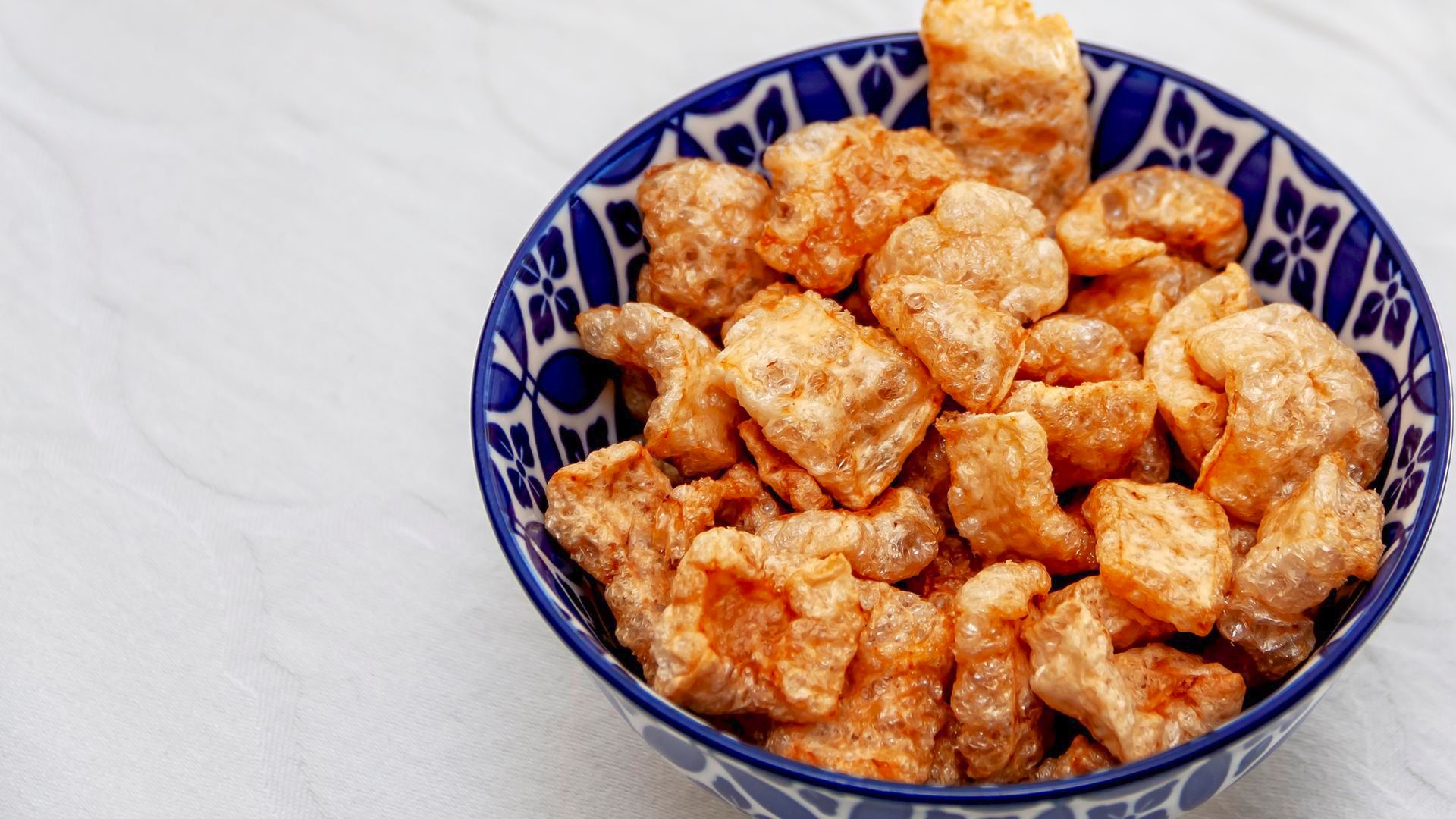 Haz torreznos con la corteza del jamón serrano