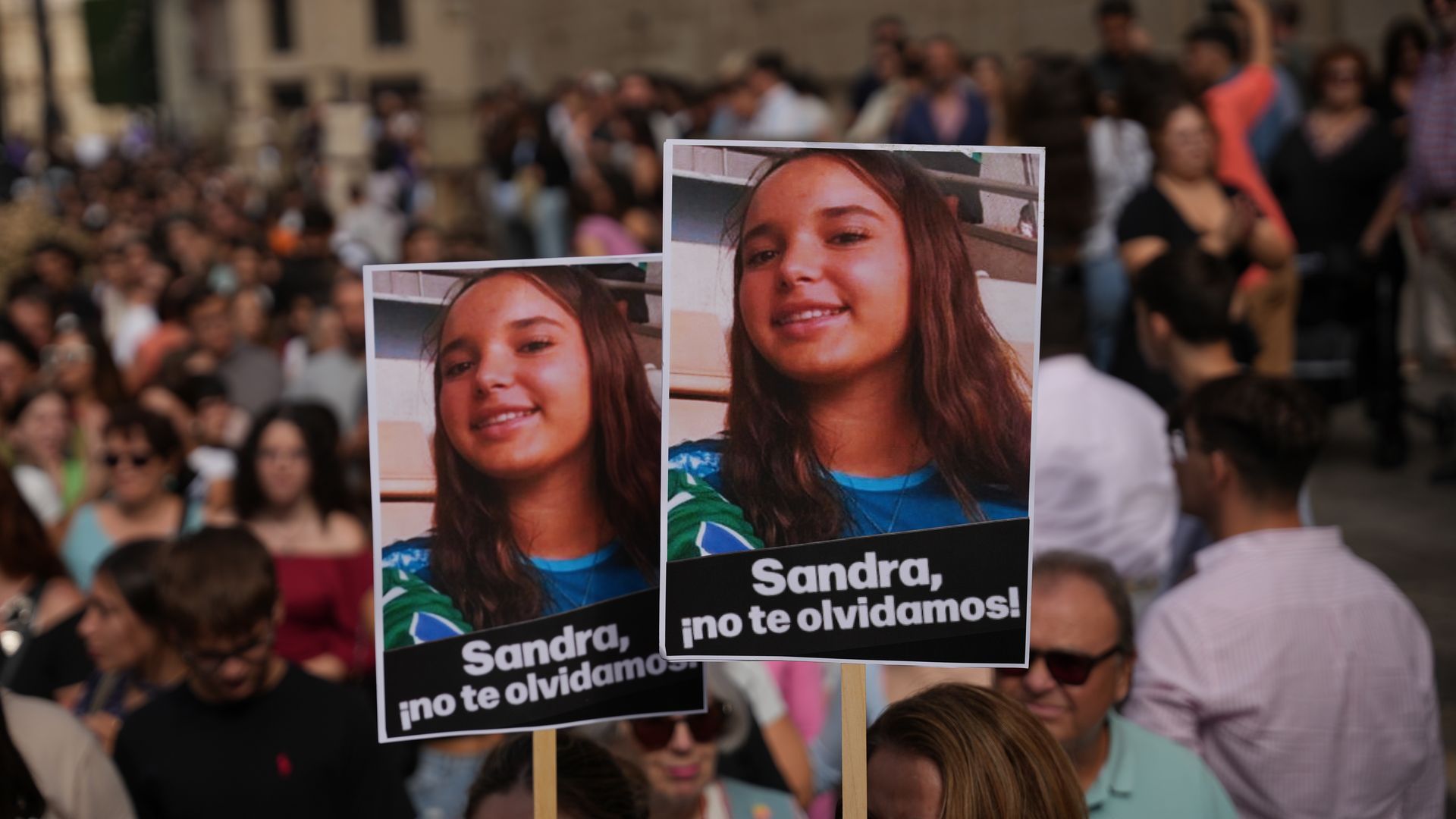 Imagen de Sandra Peña en la protesta contra el acoso escolar en Sevilla