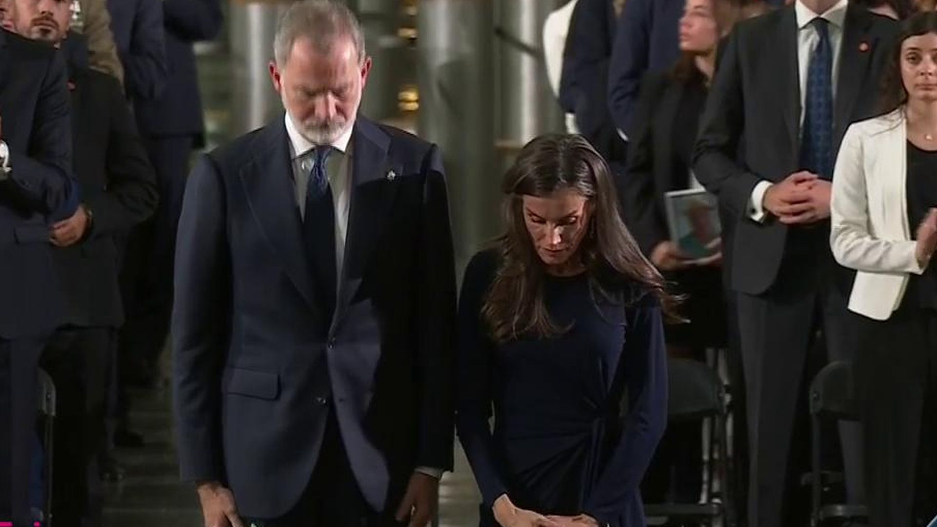 La ofrenda floral a las víctimas