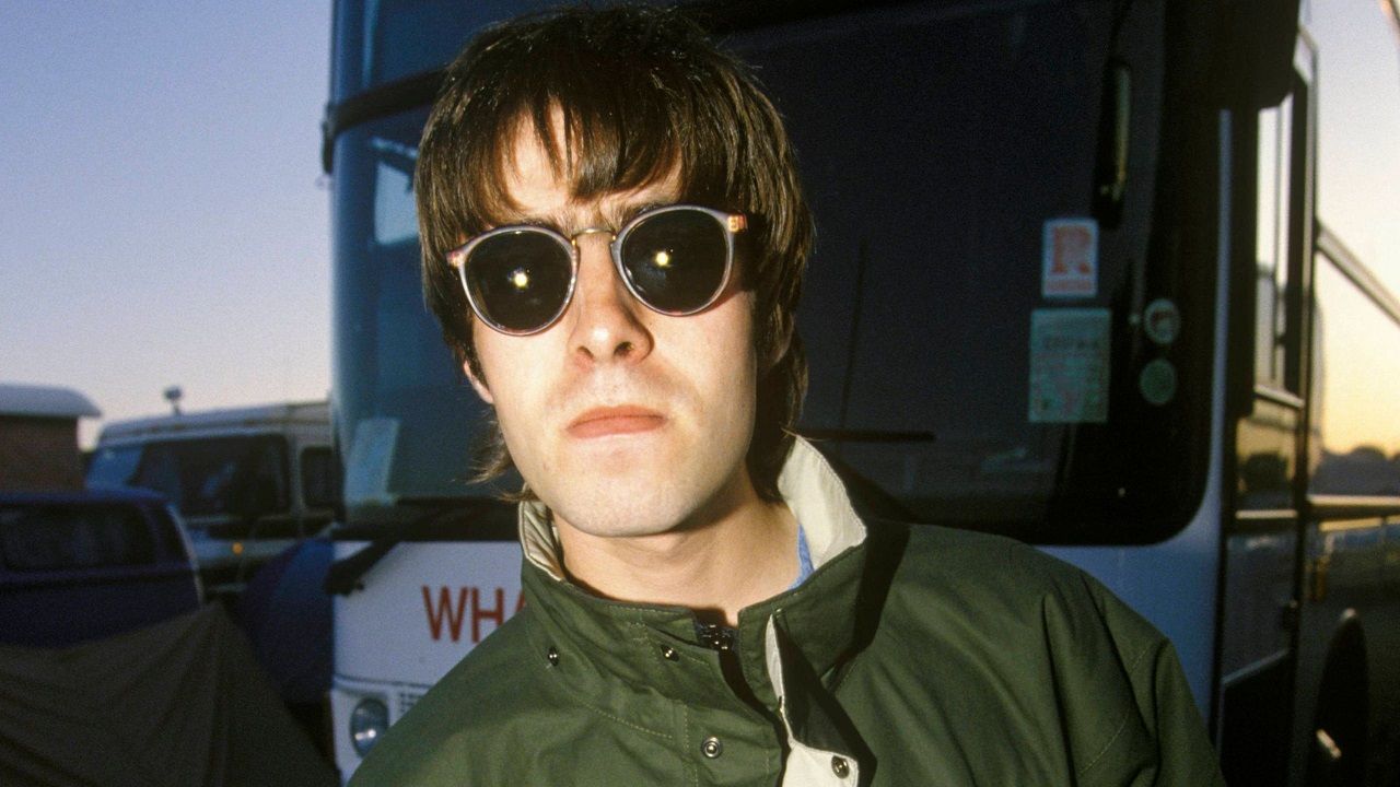 Liam Gallagher en su juventud, con su parka