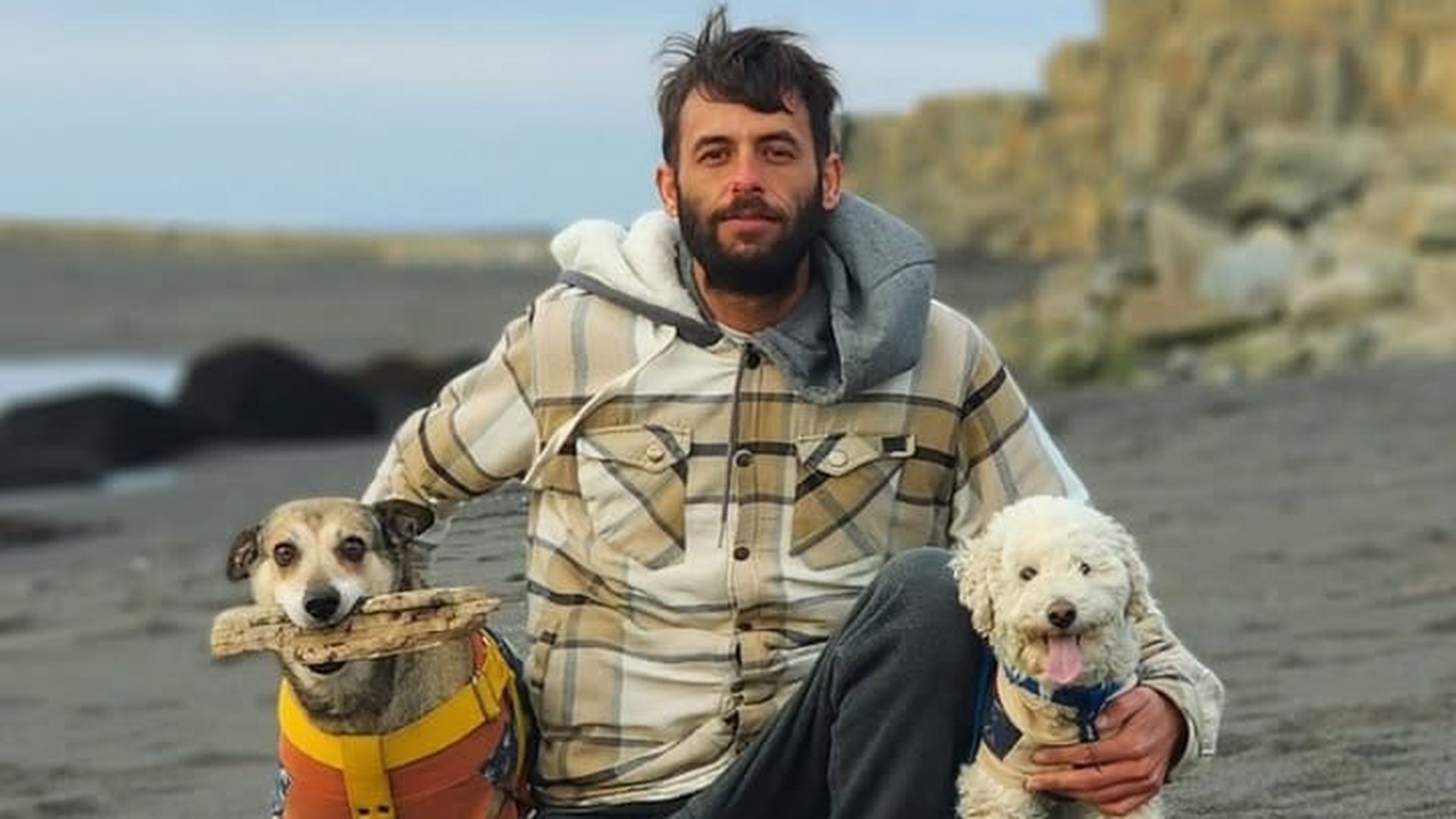 Nicolás y sus perros.