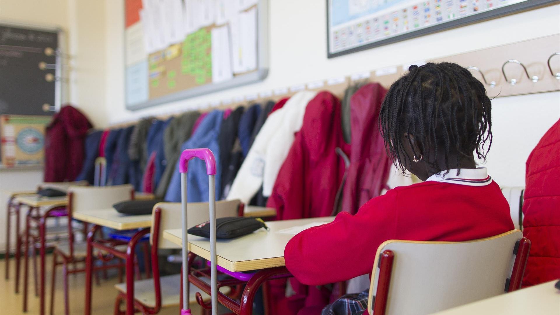 Alumna en un colegio
