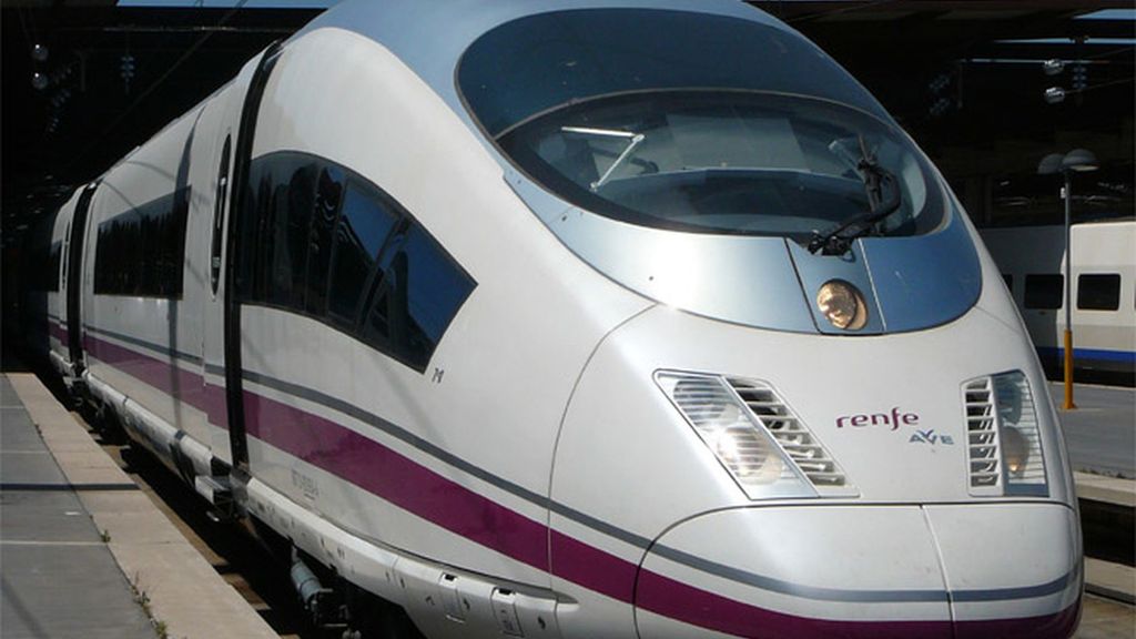 Low Cost total en el tren: Oscar Puente propone viajar de pie