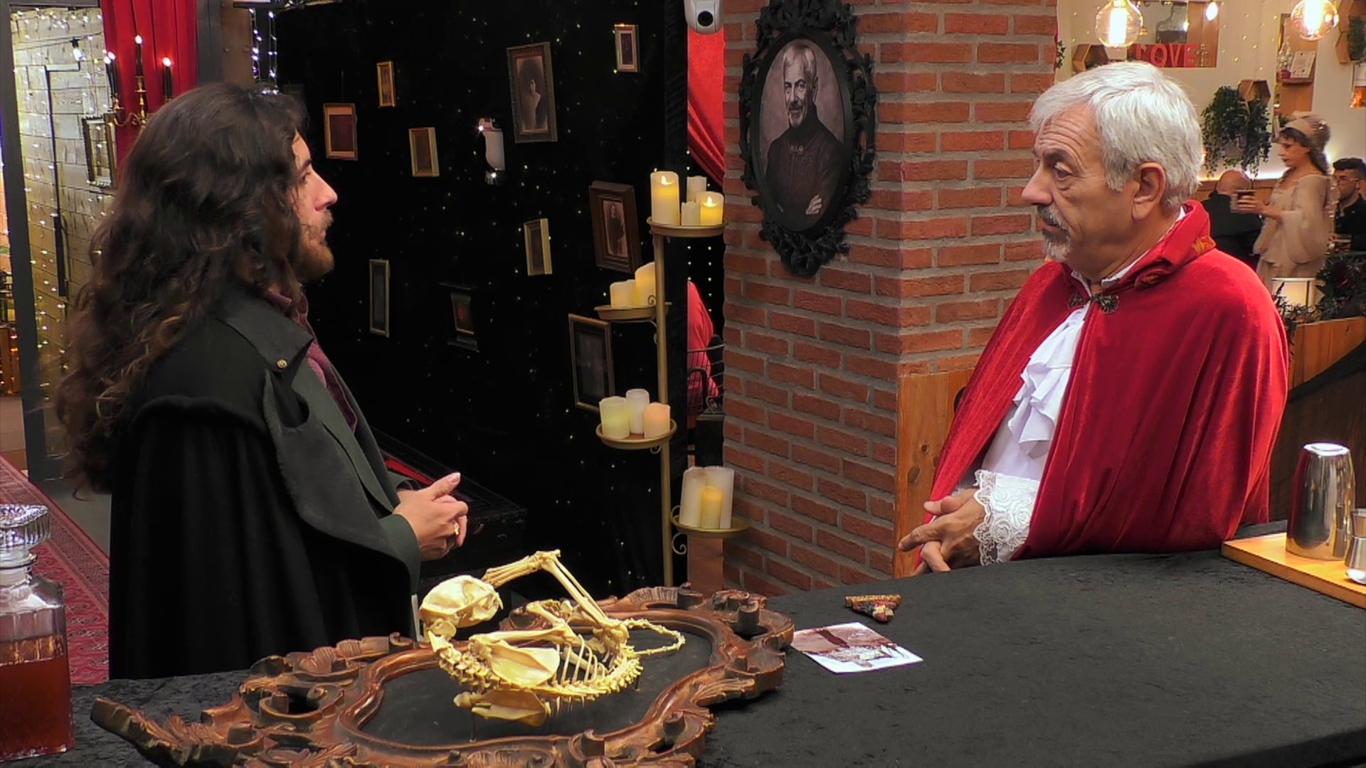 Carlos Sobera no da crédito al ver llegar a Esaúl con los huesos de su gato