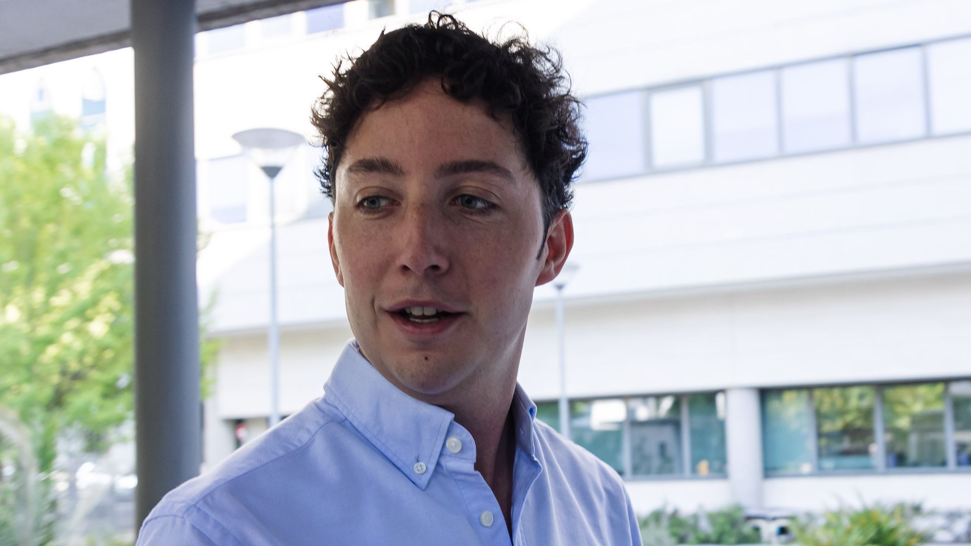 El Supremo rebaja una condena al Pequeño Nicolás al absolverle de usurpación de funciones