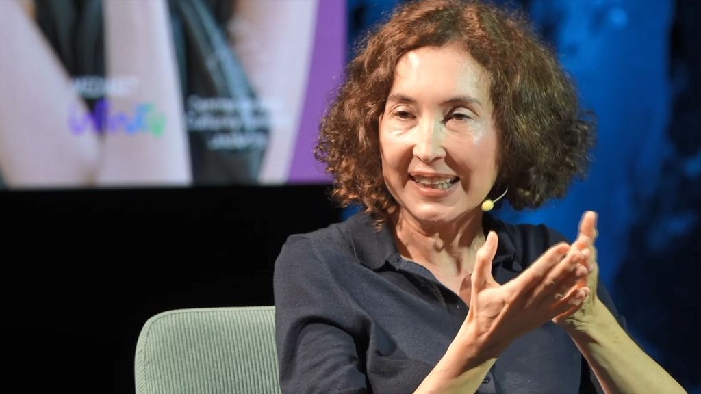 Elsa Punset lanza un mensaje a los padres de niños y su responsabilidad ante el uso del móvil: "Es como si les diésemos tabaco a los 8 años"