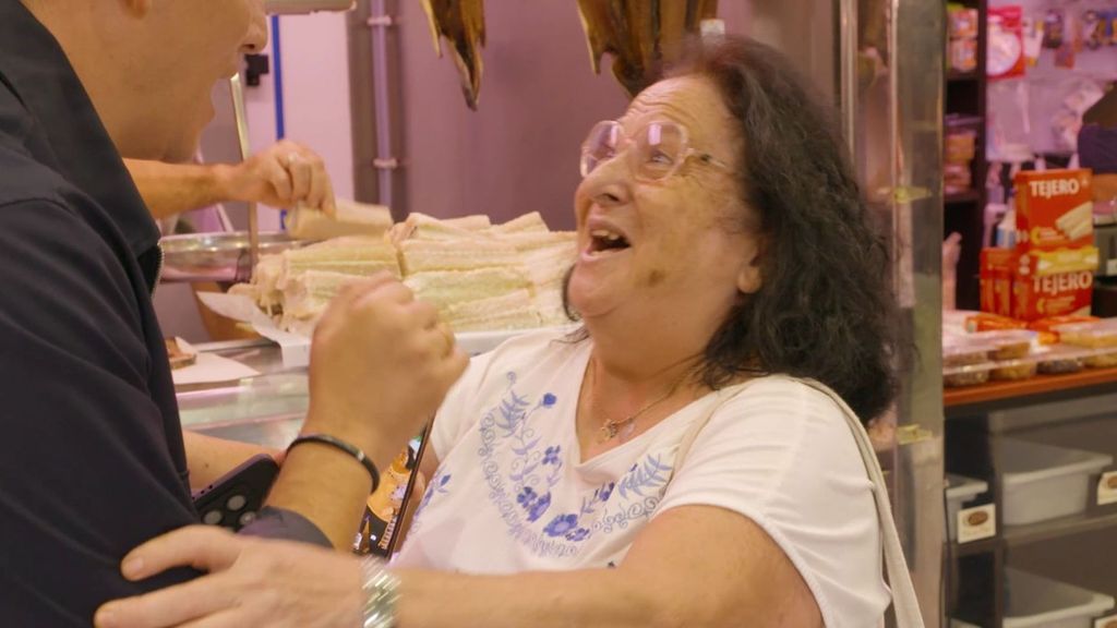 La euforia desmedida de un fan de Xuso Jones al verle por primera vez en 'Lo sabe, no lo sabe': "¡Te tengo de fondo de pantalla!"