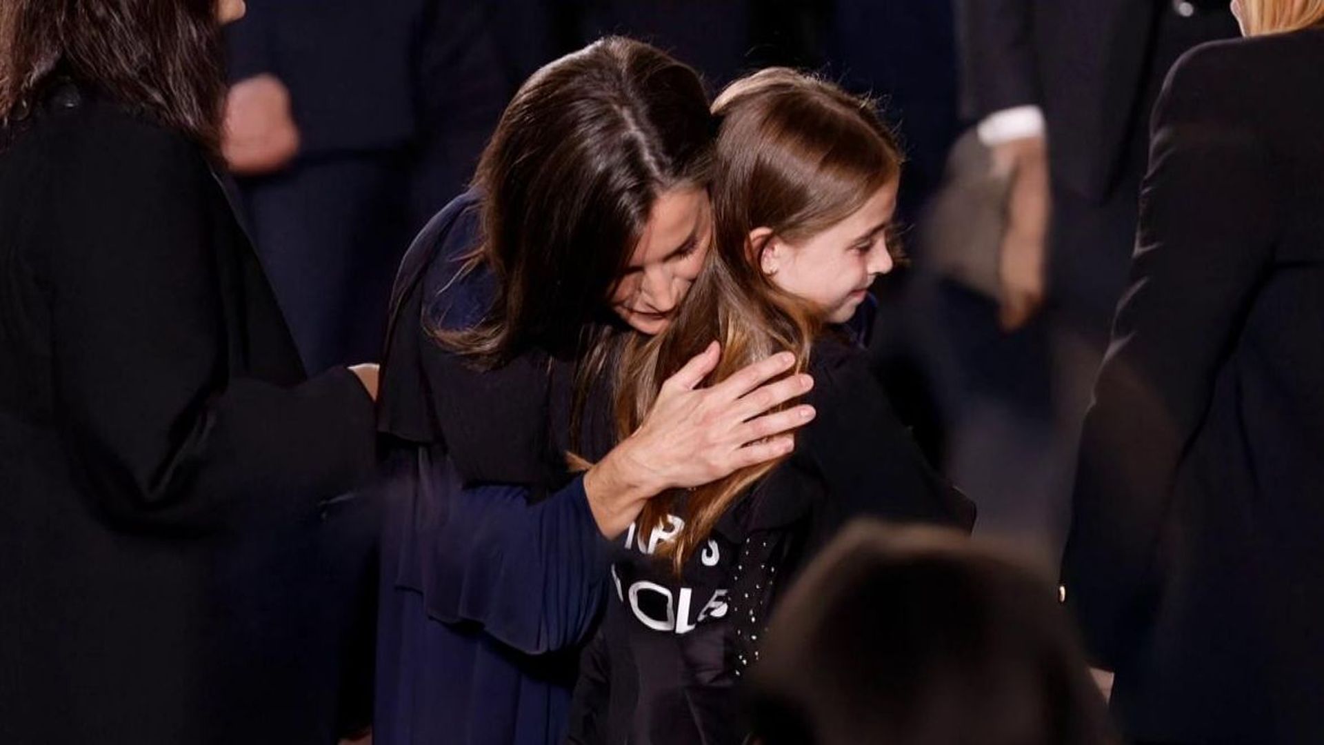 Los gestos de consuelo de los Reyes con las víctimas de la DANA