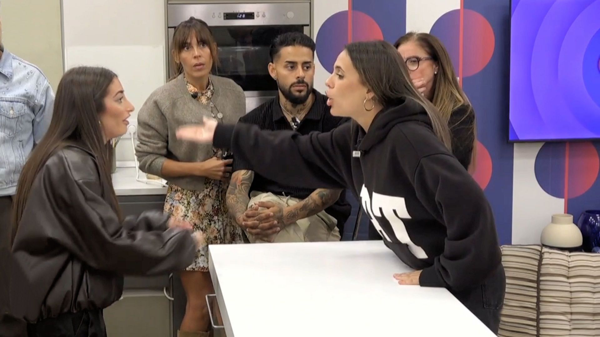 Ruth y Daniella se pelean