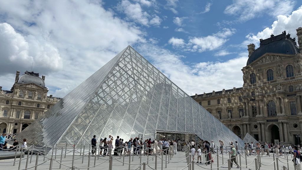 Siete detenidos por el robo en el muso del Louvre: descartan que los ladrones tuviesen "complicidad" y ayuda desde dentro