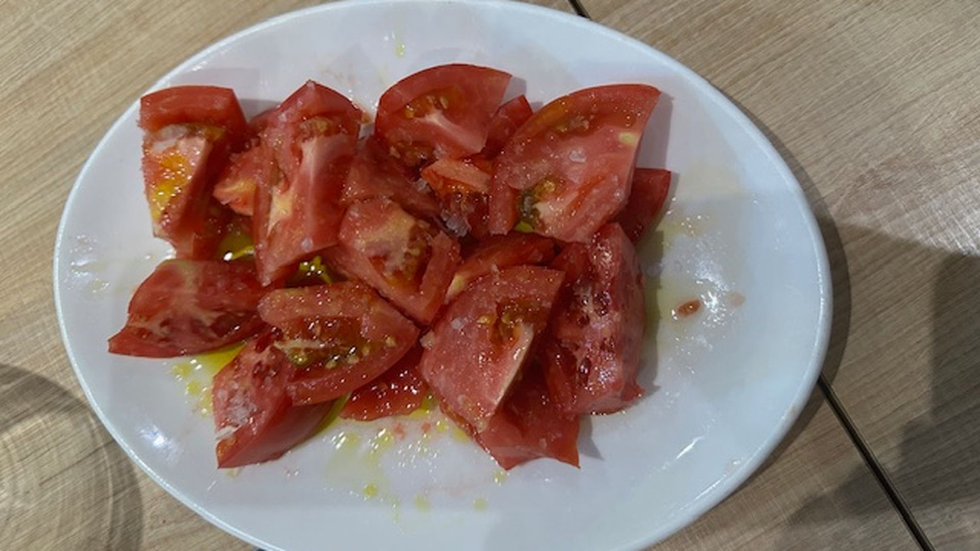 Tomate zamorano con AOVE y sal