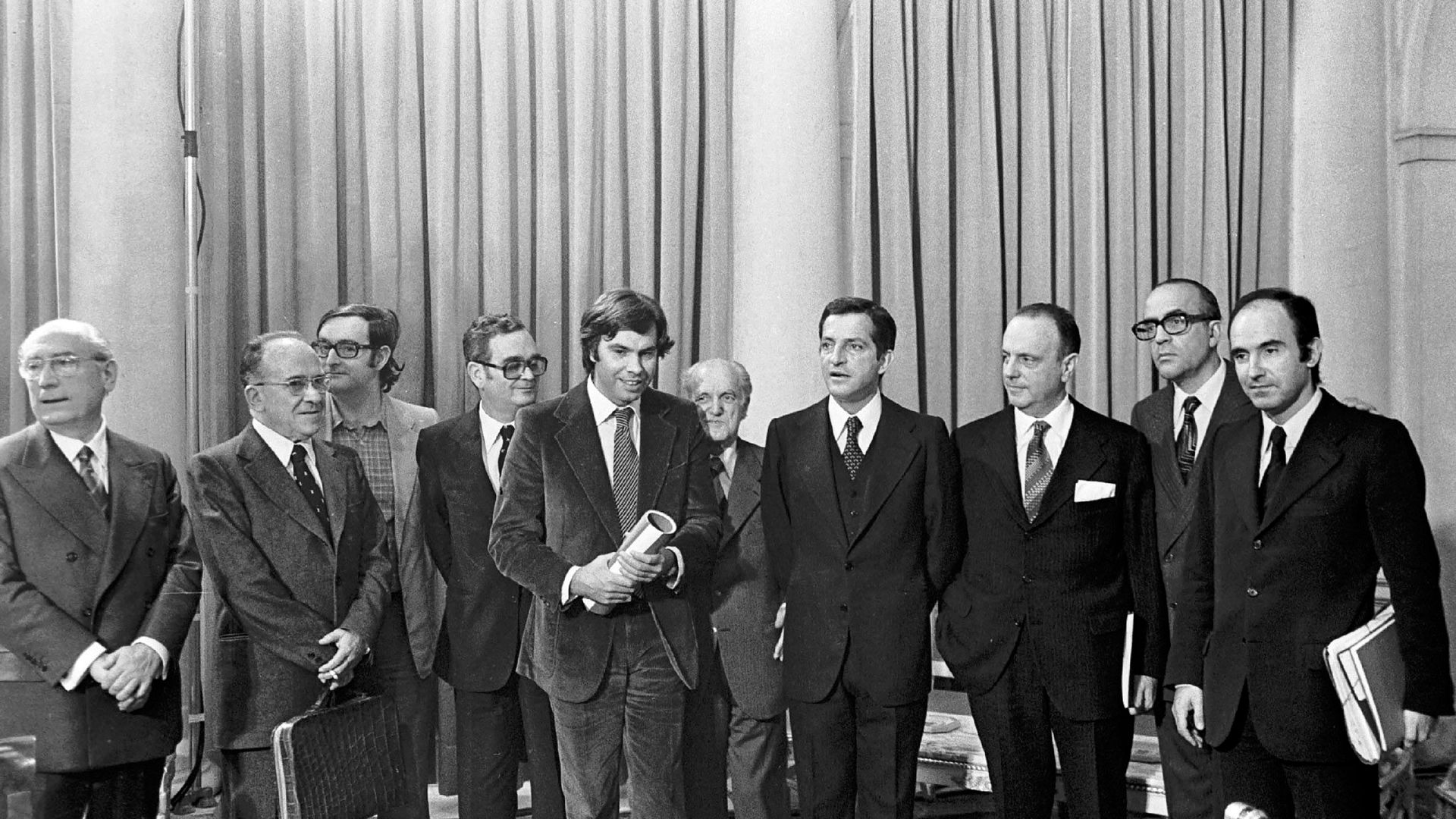 Varios políticos en 1978, durante la firma de los Pactos de Moncloa