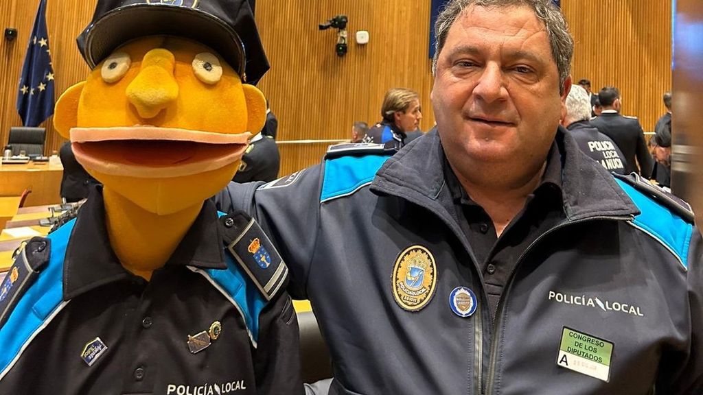 Abelardo Martínez, con su compañero de charlas, el Poli Paco