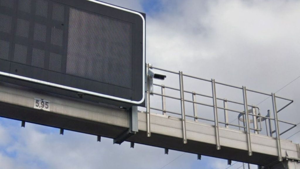 Cámara de seguridad de la DGT para vigilar el uso de cinturón