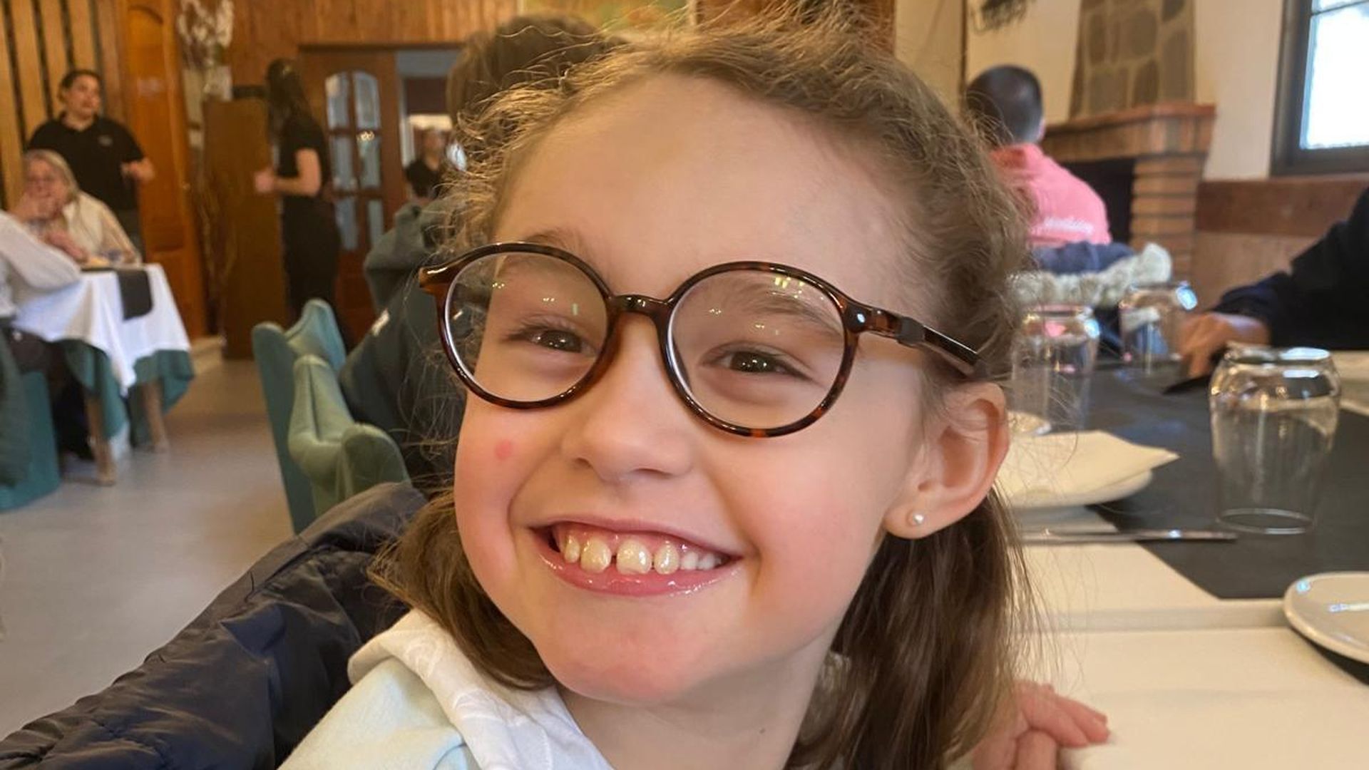 Elena, la niña de Granada que necesita traer a España una terapia génica