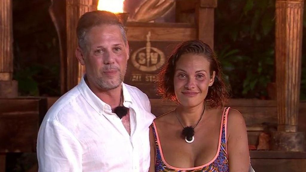 Jessica Bueno y su hermano Manuel