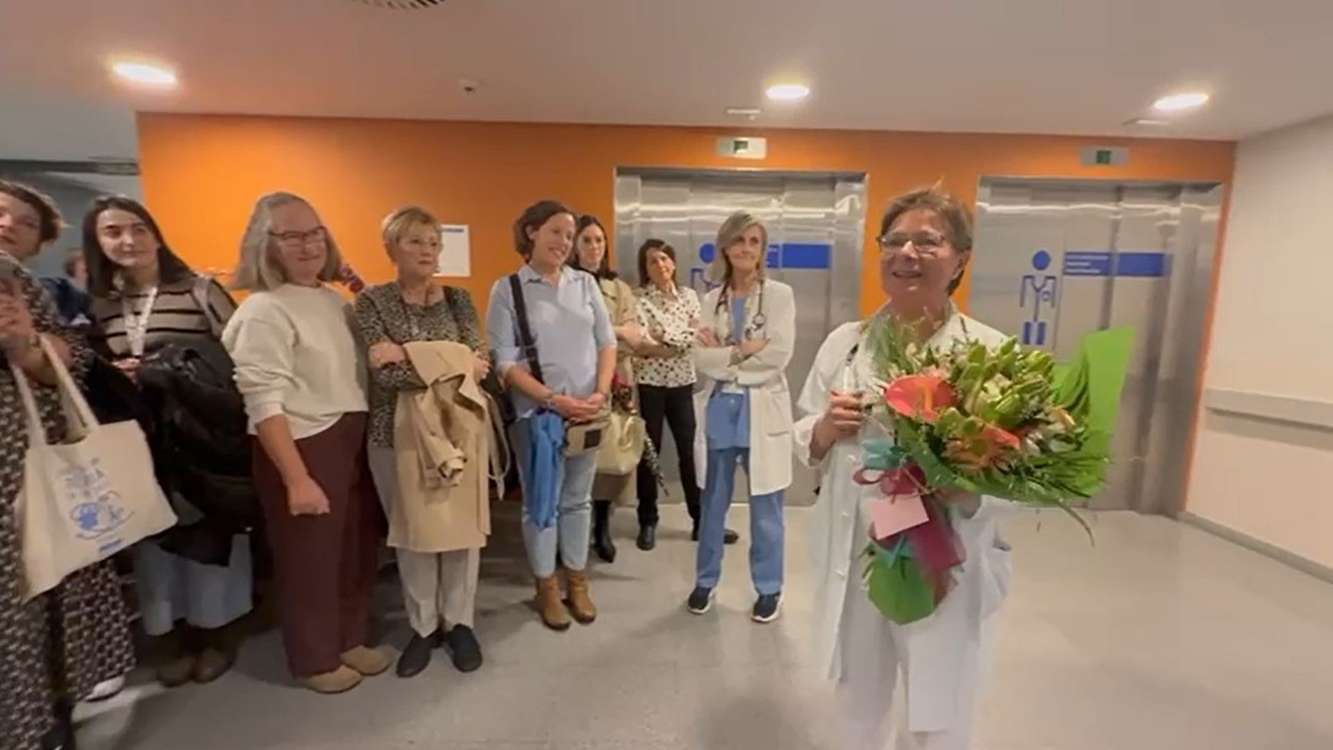 La emotiva despedida de Mara tras 36 años atendiendo urgencias en Ourense