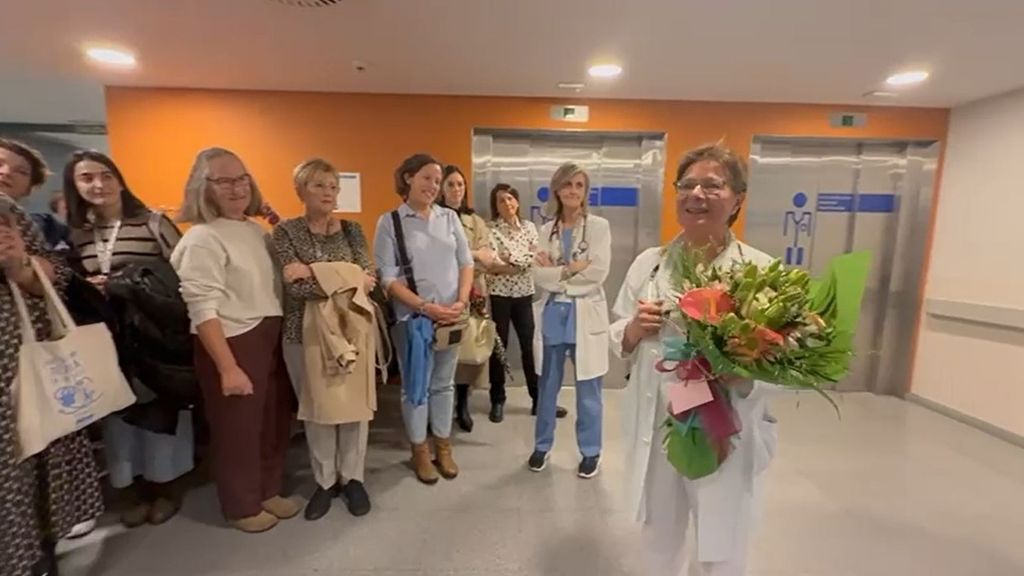 La emotiva despedida de Mara tras 36 años atendiendo urgencias en Ourense