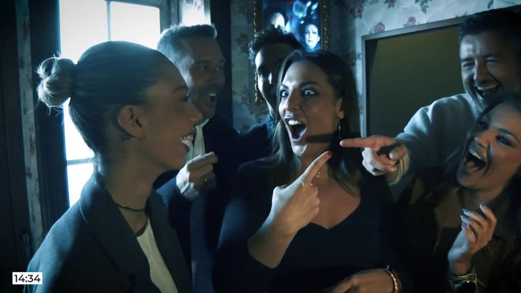 Las bromas de los colaboradores de 'Vamos a ver' a Alejandra Rubio en el pasaje del terror: "Eres la niña de la curva"