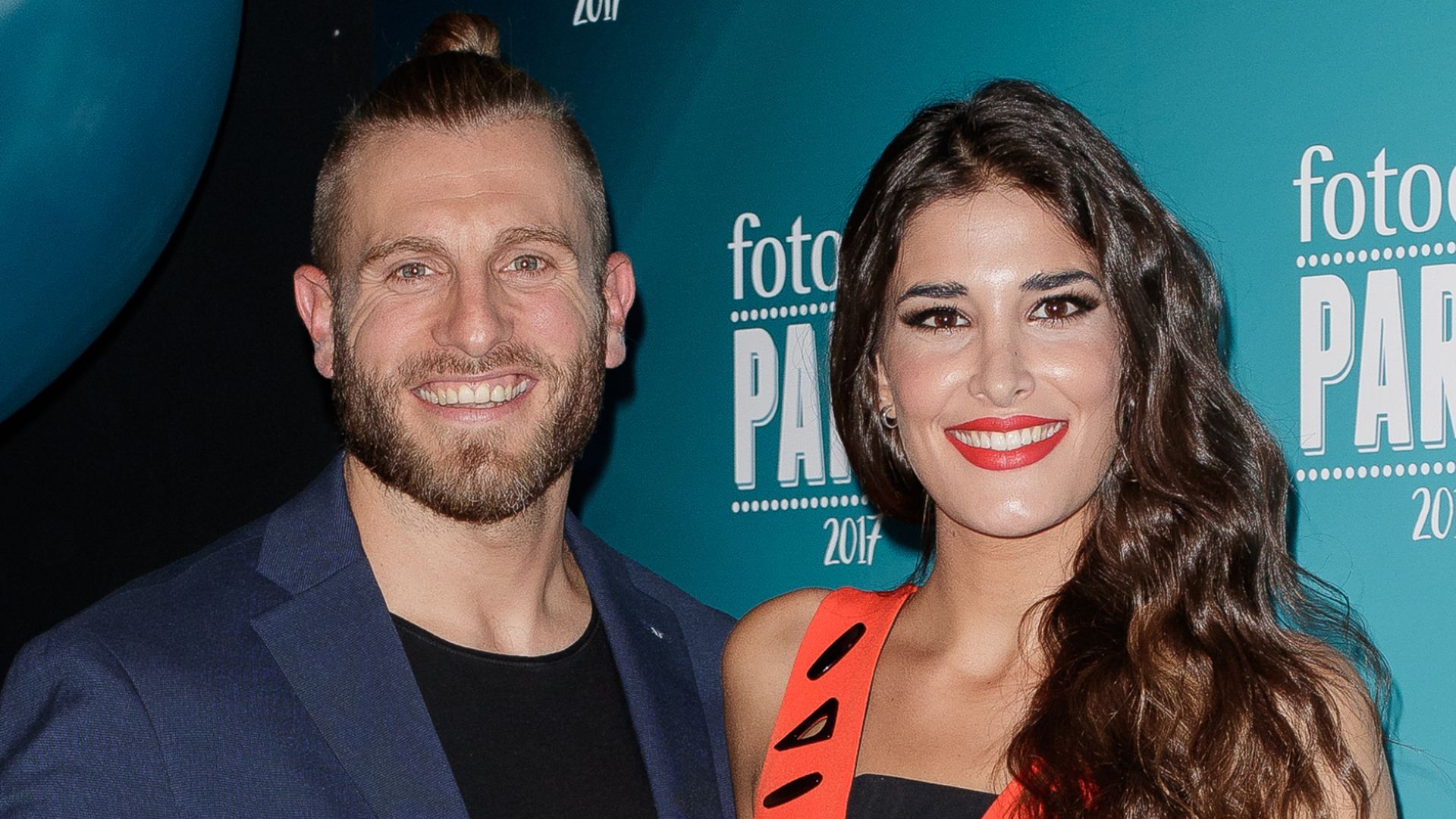 Lidia Torrent y Matías Roure posando en un photocall