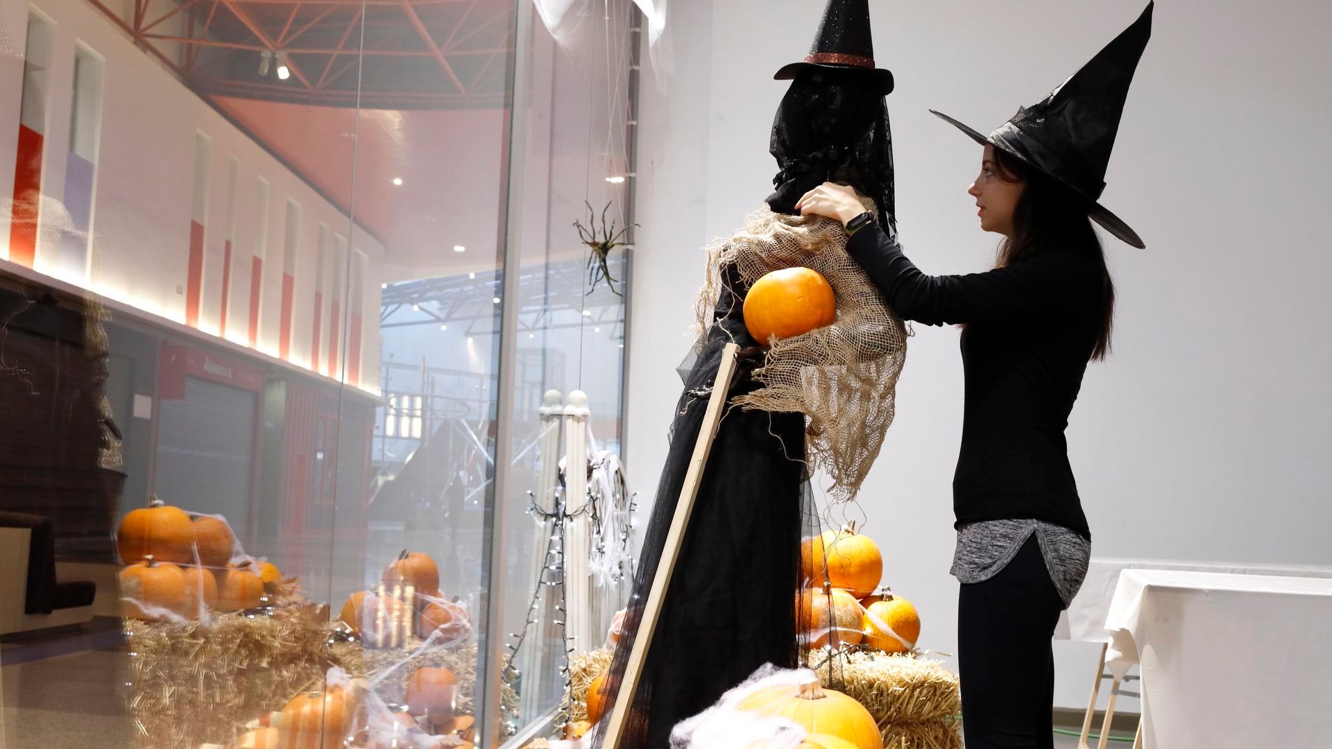 Preparando un disfraz de Halloween