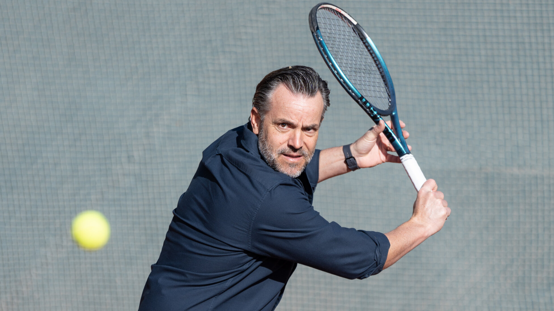 Roberto Carretero, actual comentarista y ex jugador de tenis, jugando