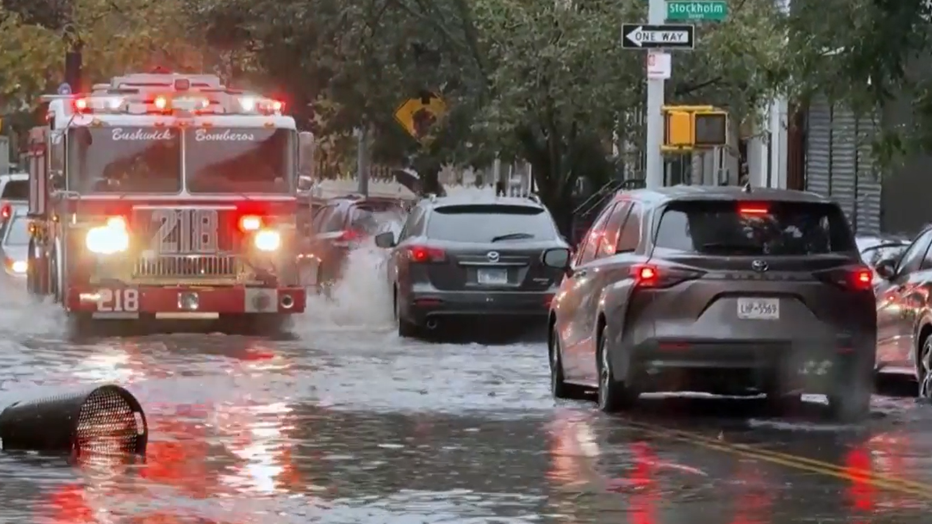 Una calle de Nueva York completamente inundada por la tormenta