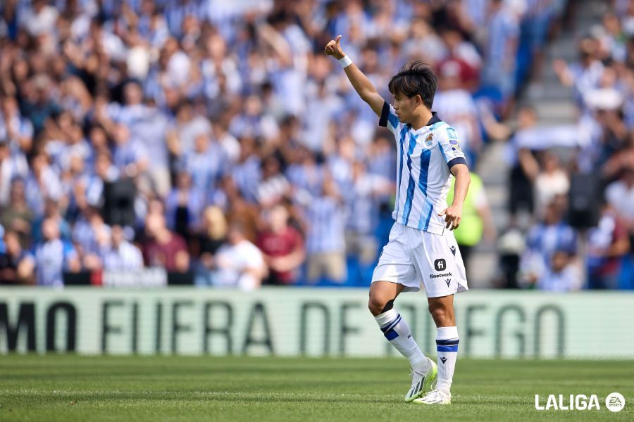 Celebración del gol de Take Kubo en el Real Sociedad - Girona (Foto: LALIGA).
