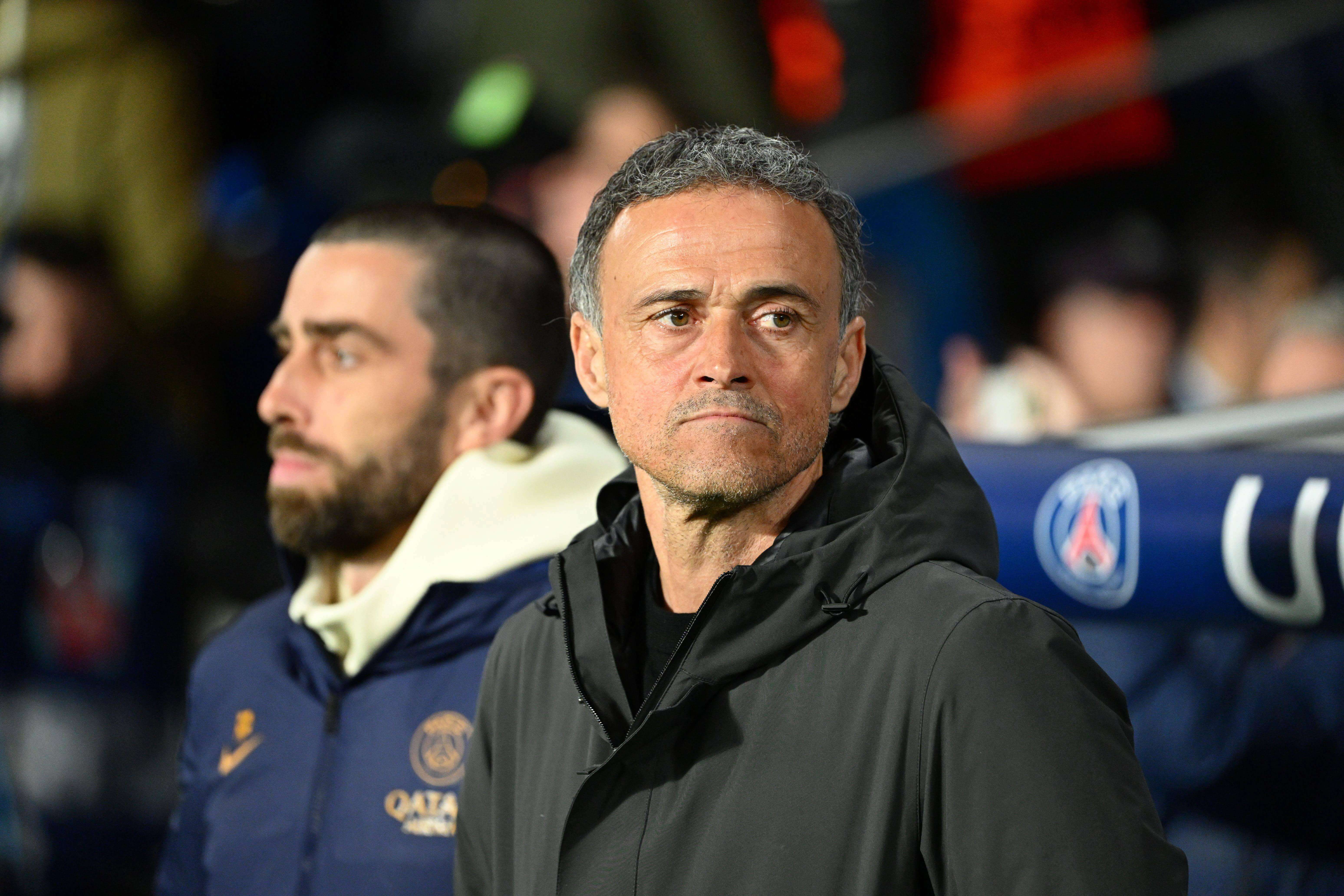  Luis Enrique, en un partido del PSG con Rafel Pol en el fondo (FOTO: Cordón Press).