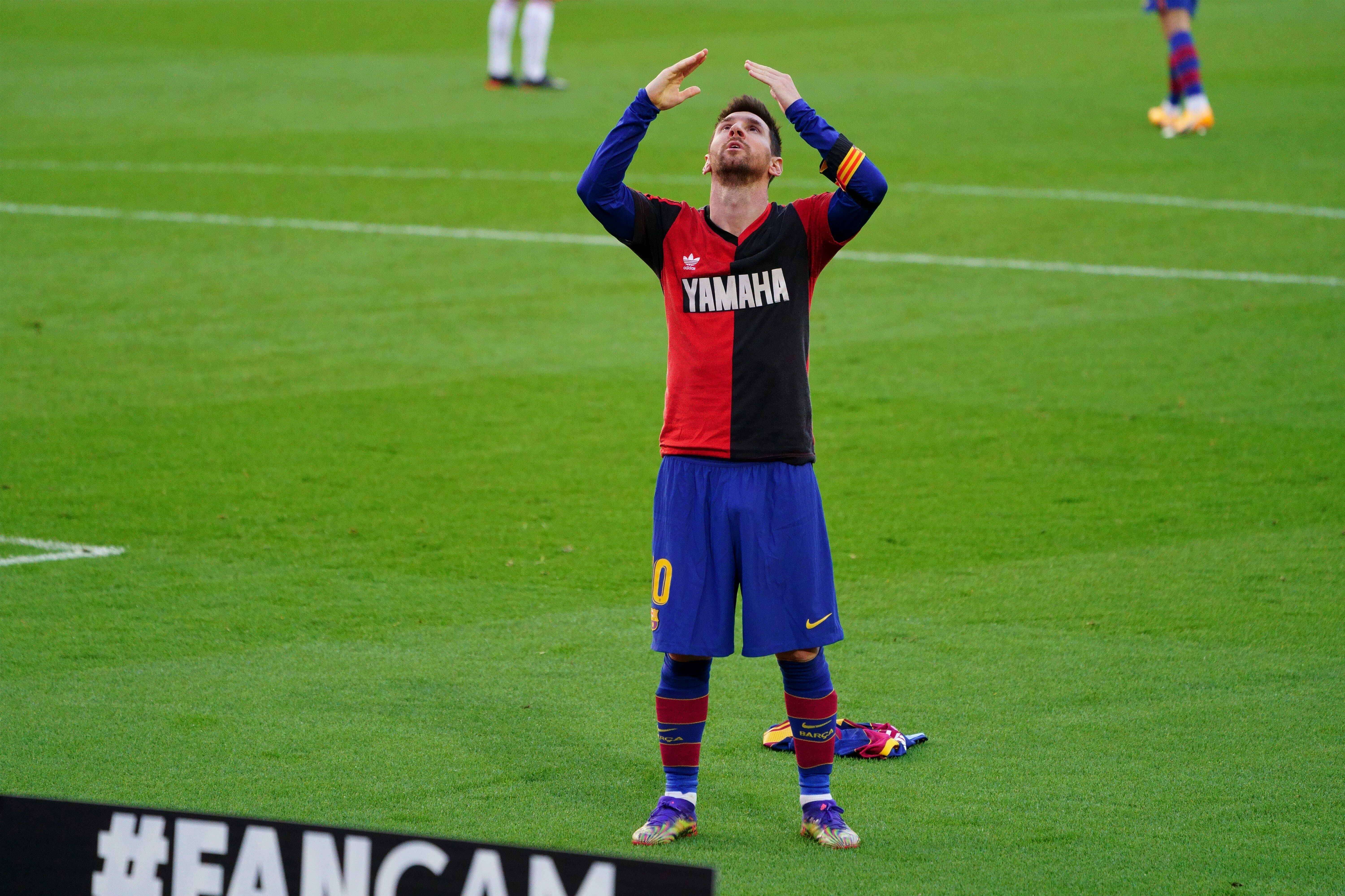 Leo Messi y su homenaje a Maradona en el Camp Nou.