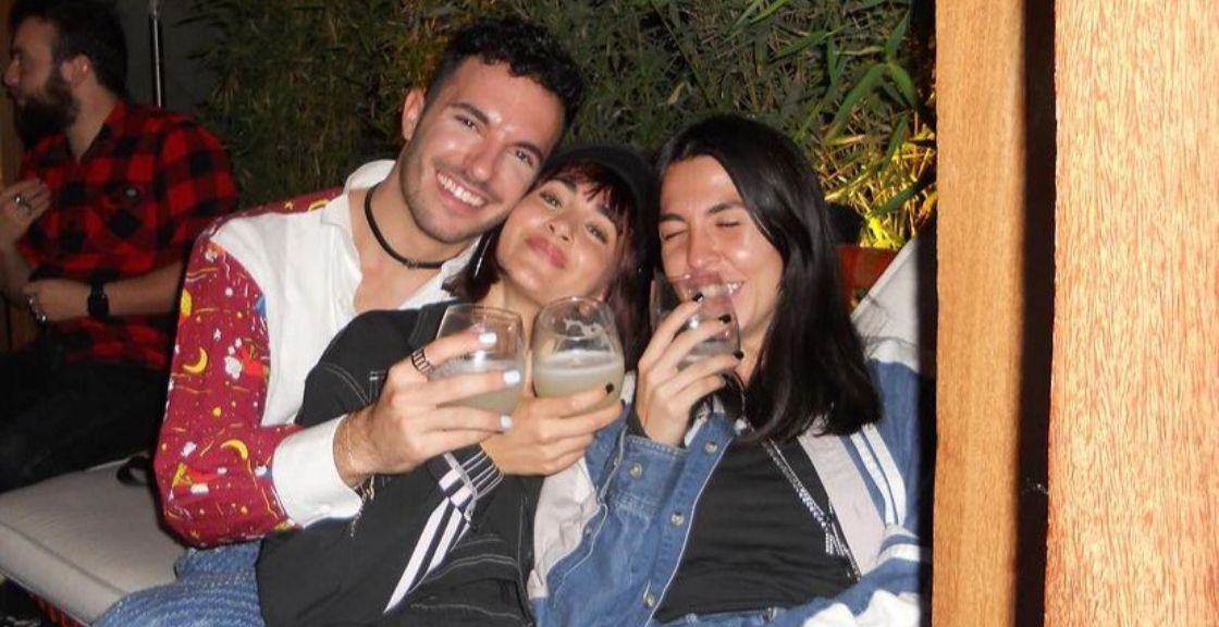  Aitana, de fiesta con amigos por Lima (@aitanax)