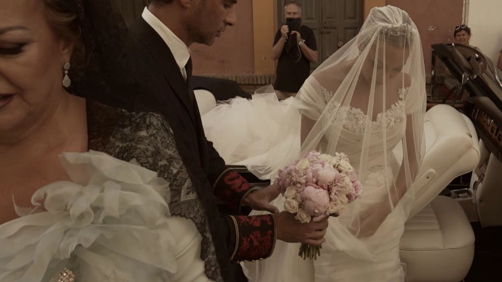  Alba Silva en su llegada a la boda con Sergio Rico ('WAGS: Ellas también juegan')