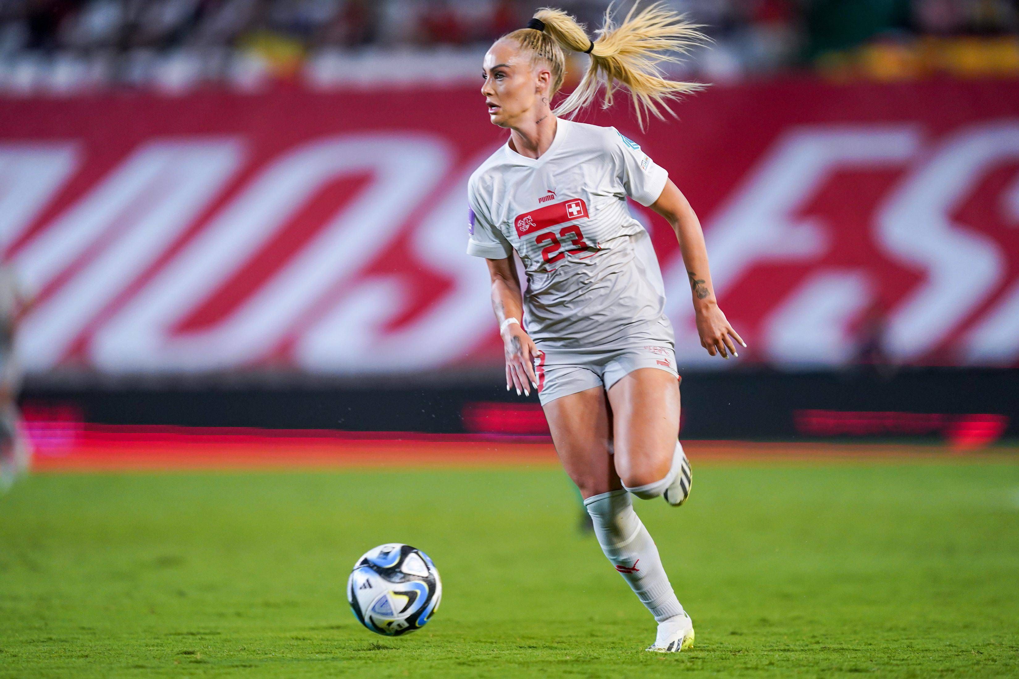  Alisha Lehamnn en un encuentro con la selección suiza (Cordon Press)