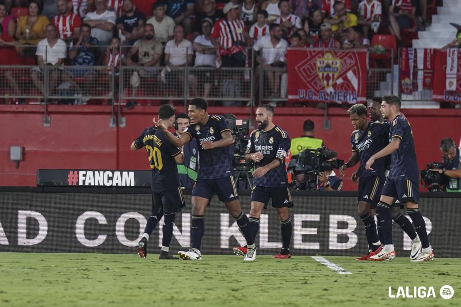 Celebración de los jugadores del Real Madrid en Almería (Foto: LALIGA).