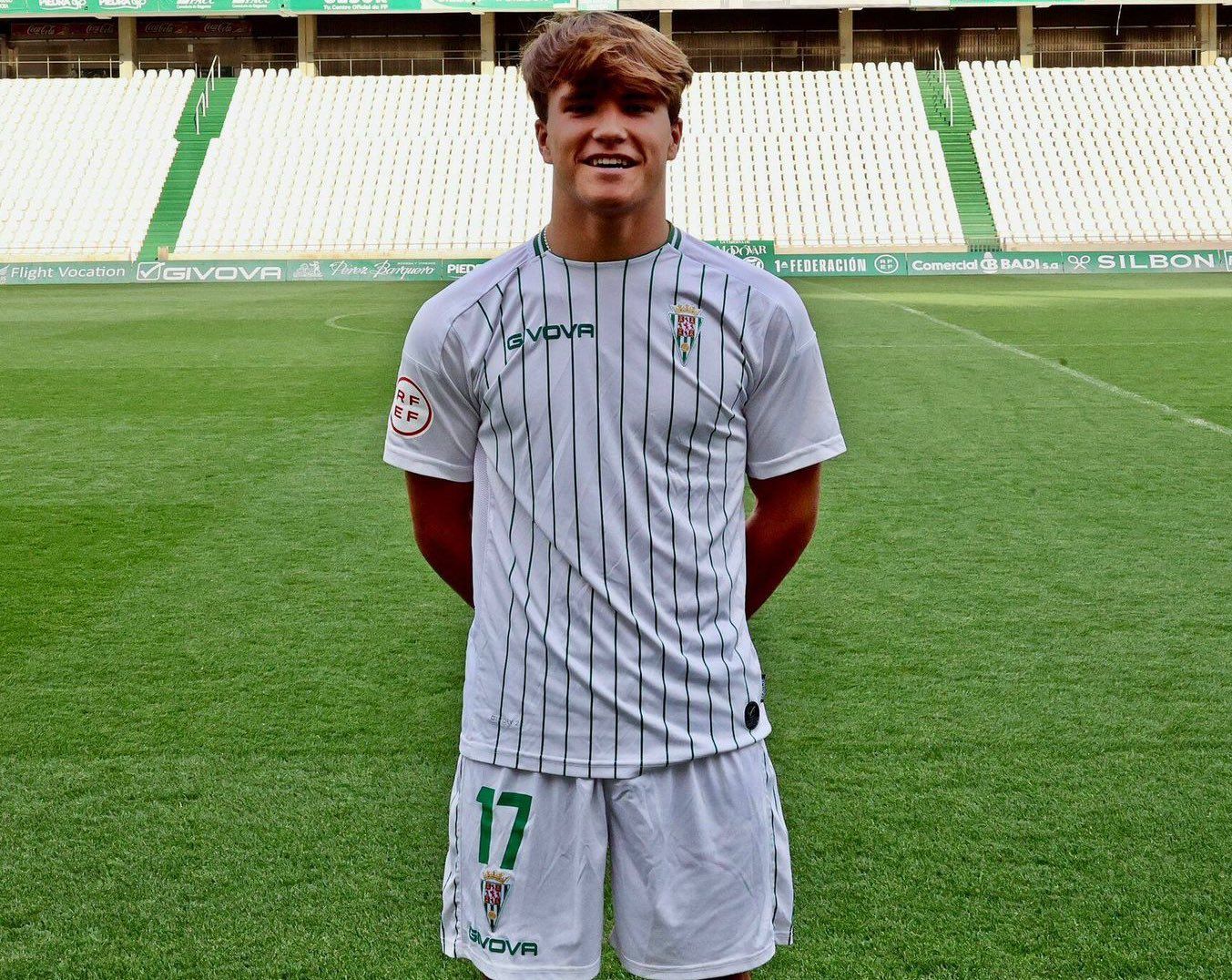 Álvaro Prieto, jugador del Córdoba (@CordobaCF_ofi)