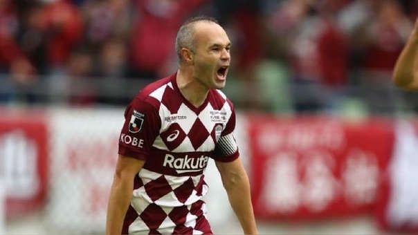 Andrés Iniesta celebra un gol con el Vissel Kobe.