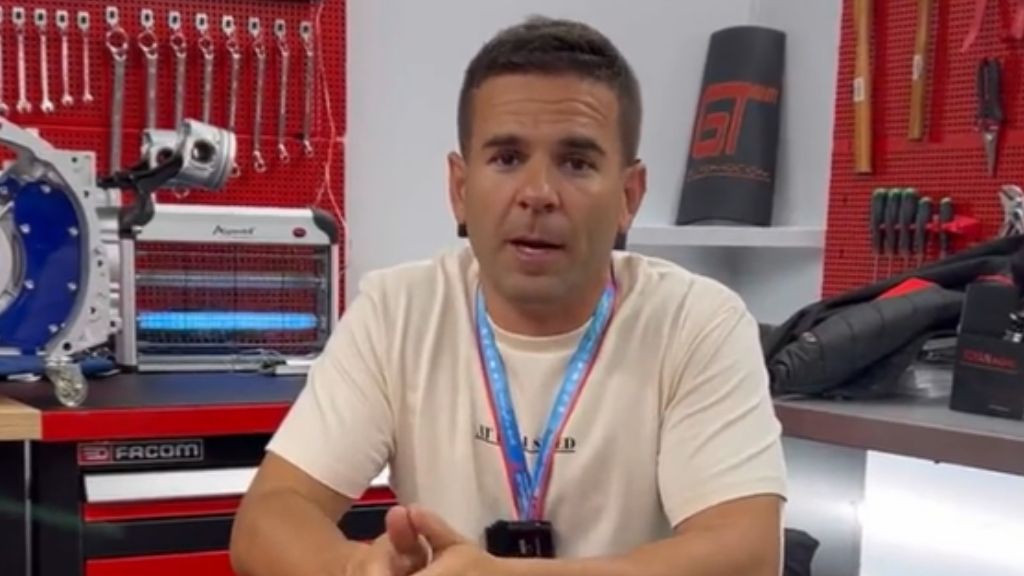 Ángel Gaitán, en su taller.