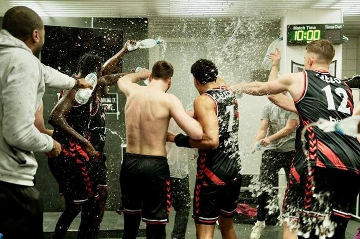  El Surne Bilbao Basket disputará la final de la FIBA Europe Cup tras remontar 19 puntos en el Bilbao Arena de Miribilla.