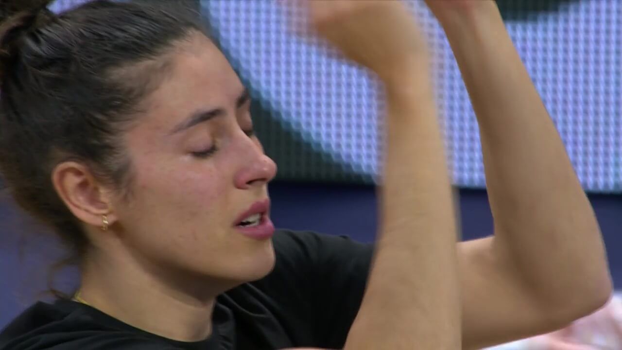  María Conde rompe a llorar tras el triunfo del Praga ante el Fenerbahçe en la Euroliga femenina.