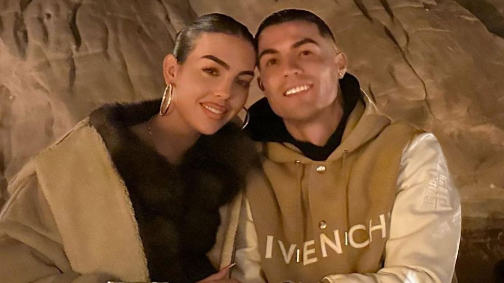  Cristiano Ronaldo y Georgina Rodríguez en Al-Ula (@georginagio)