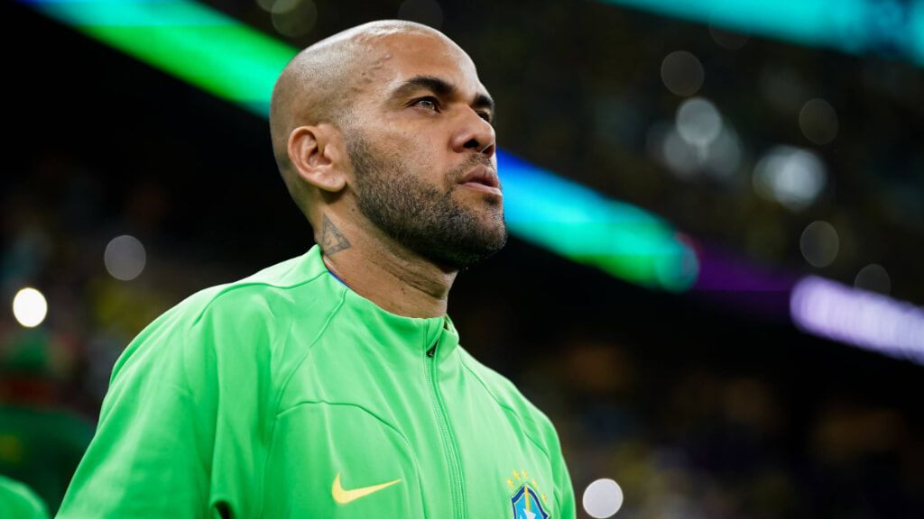  Dani Alves en un partido con la selección de Brasil (Cordon Press)