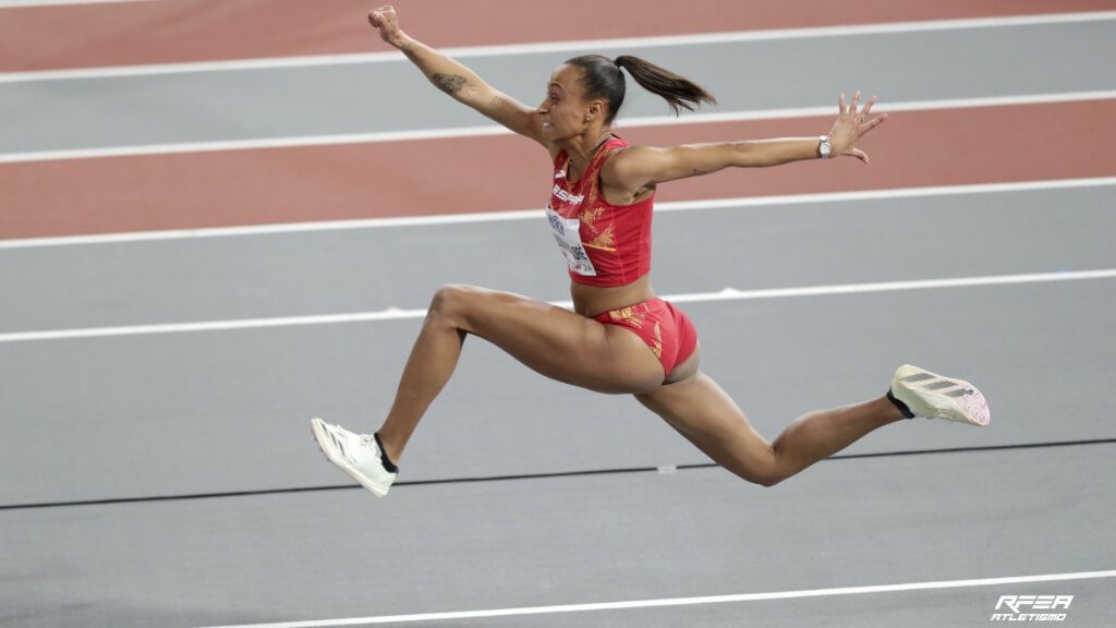  El salto de Ana Peleteiro en Glasgow que le valió el bronce (@altetismoRFEA).