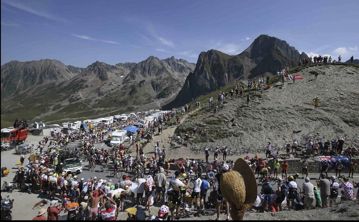 Escalada al Tourmalet en La Vuelta.