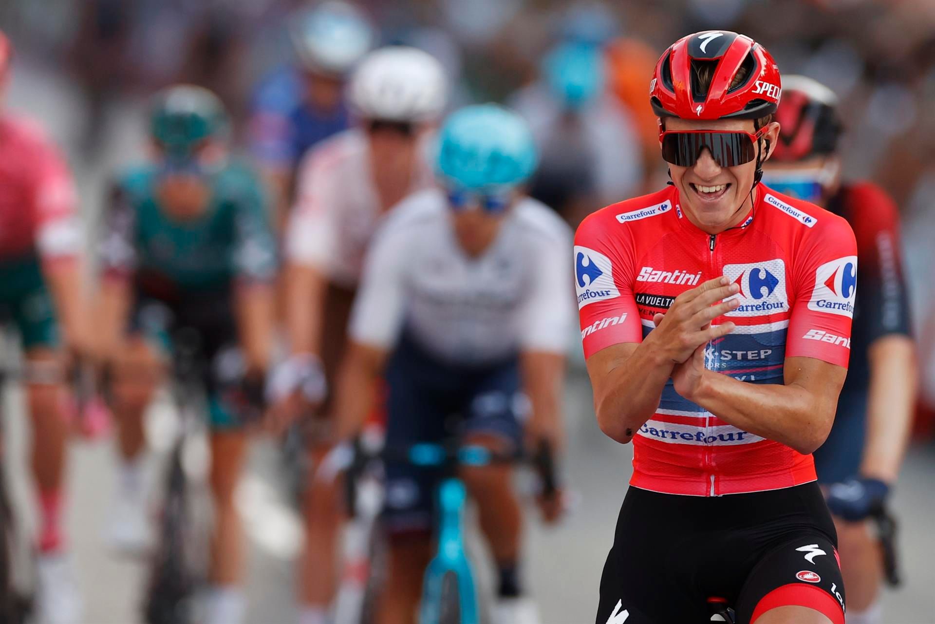  Evenepoel, en la última etapa de La Vuelta: Alejando Valverde se rinde a él.