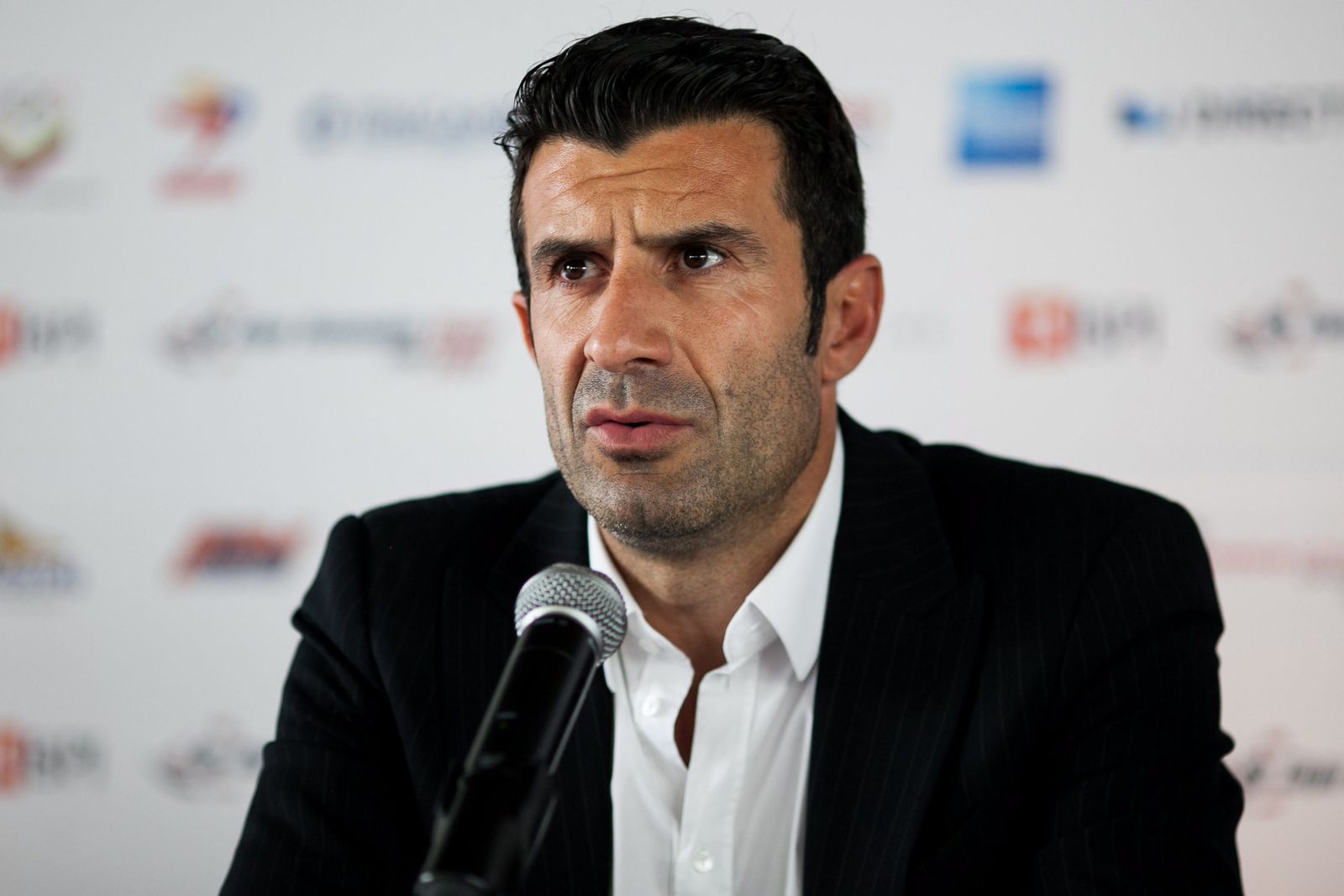  Figo, en un acto (FOTO: EFE).