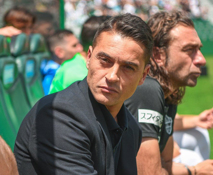 Francisco Rodríguez, en el banquillo del Elche (Foto: ECF).