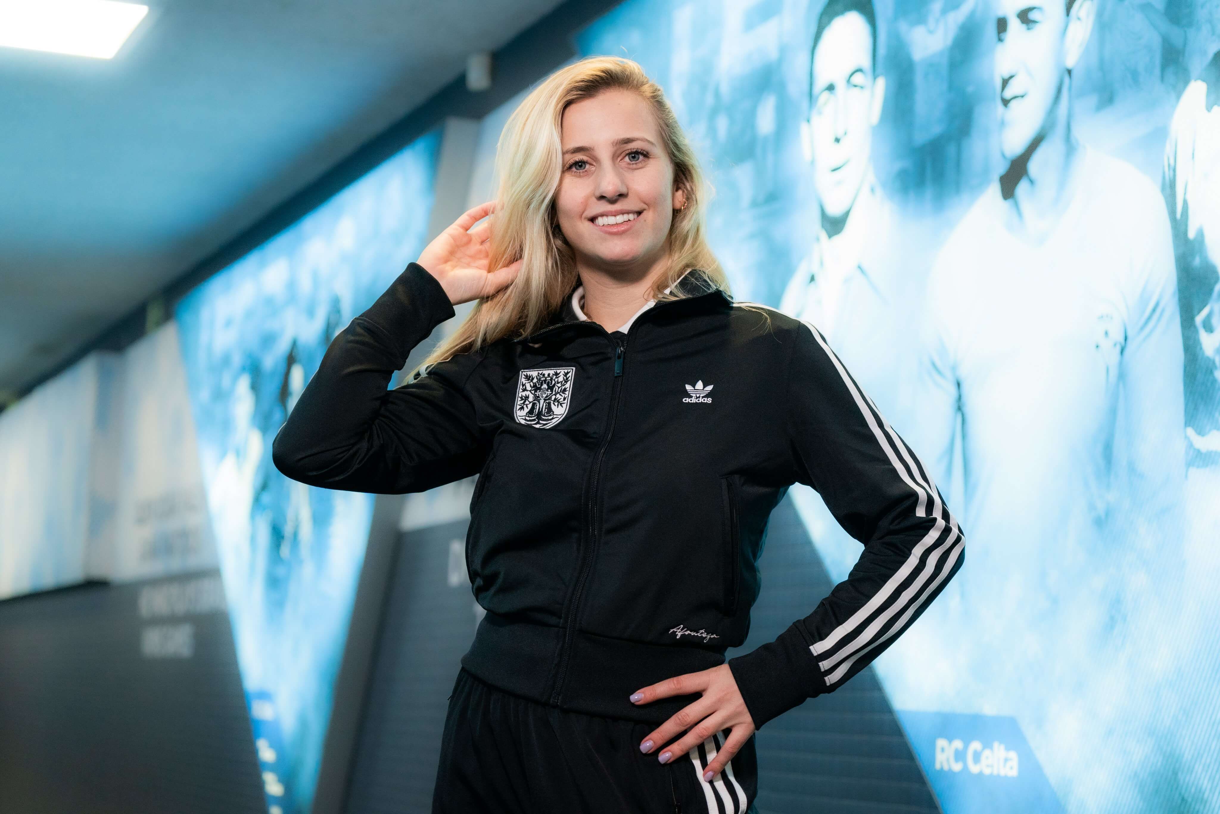  Desirée Vila, con la chaqueta del himno del centenario.